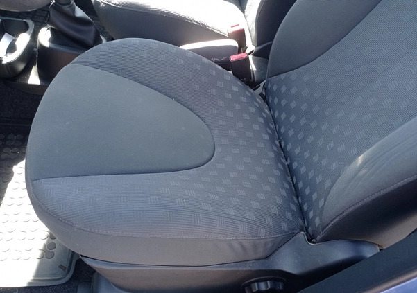 Nissan Micra cena 9500 przebieg: 136920, rok produkcji 2004 z Tarnobrzeg małe 137